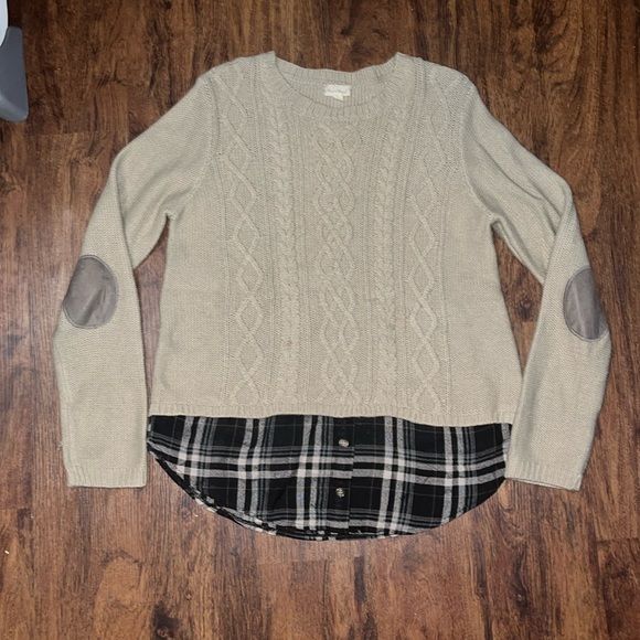 Hem & Thread Tops - Sweater